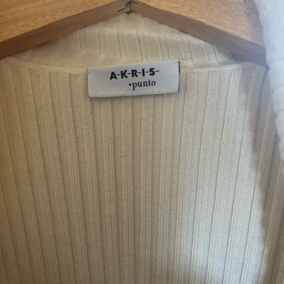 AKRIS PUNTO Vest- off white knit vest with black Euro zipper fits a 2-6 size - Picture 16 of 16